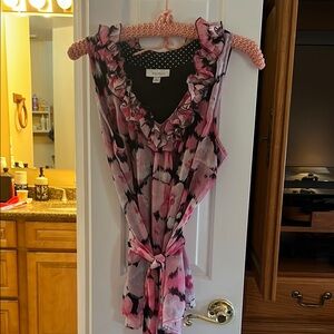 Dressbarn Black and Pink Belted Top